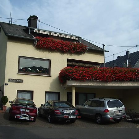 ホテル Gaestehaus Resi ツェルティンゲン・ラハティグ エクステリア 写真